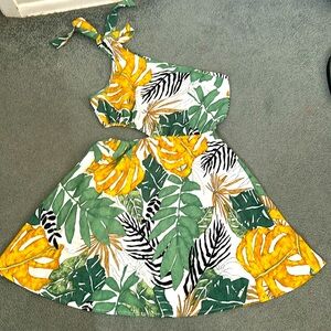 One shoulder sun dress